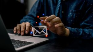 Man laptop mail.